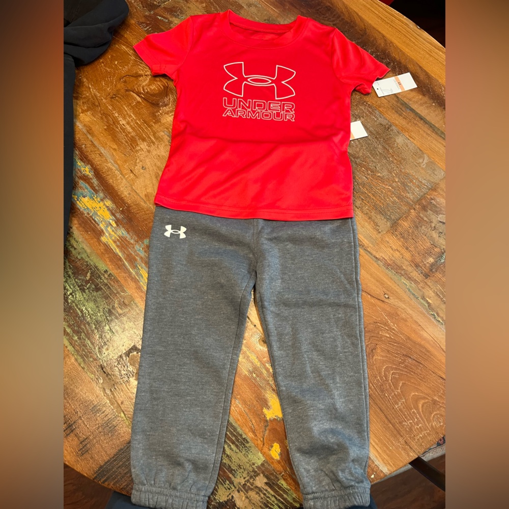NWT Under Armour Boys 2 Piece Set